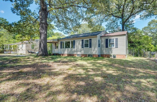 Warner Robins House | 1 Mi to Robins AFB: Family-Friendly Home!