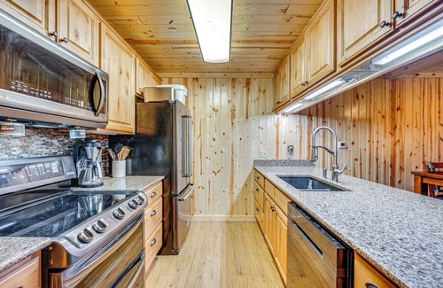 Estes Park House | 1 Mi to Rocky Mtn Nat'l Park: Estes Park Townhome