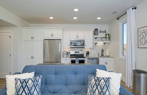 Traverse City Condo | 1 Mi to Ski Area: Penthouse Condo in Traverse City