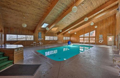 Beech Mountain Apartment | 1 Mi to Skiing Beech Mountain Condo with Fireplace!