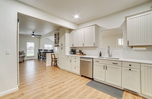 Oak Grove House | 1 Mi to Table Rock Lake: Home w/Furnished Patio!