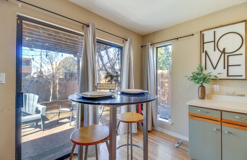 Albuquerque House | 1 Mi to UNM: Convenient Albuquerque Townhome!