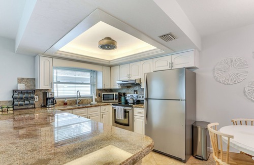 Naples Park House | 1 Mi to Vanderbilt Beach! Family Home on 500 Block