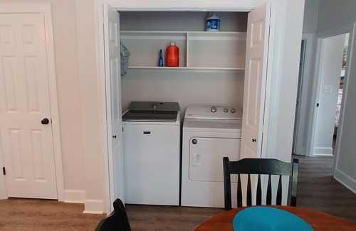 Port Royal House | 1 mile from Parris Island! Close to beaches, restaurants and shopping. Sleeps 8