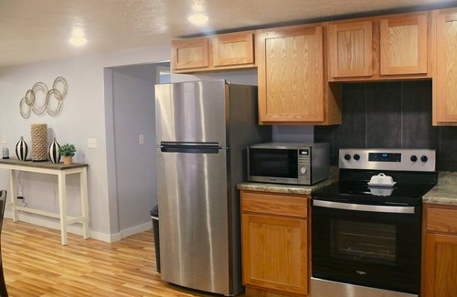 Diamond City House | 1 mile to Bull Shoals Lake and 1 mile to the Diamond City Country Club.