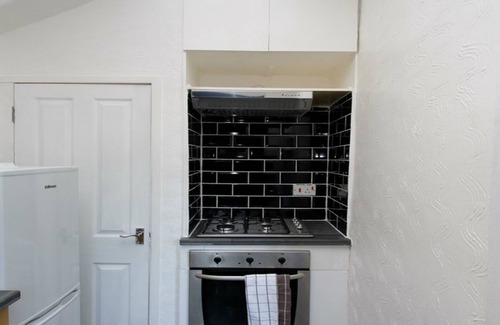 Holbeck Apartment | 1 mile to Leeds train station