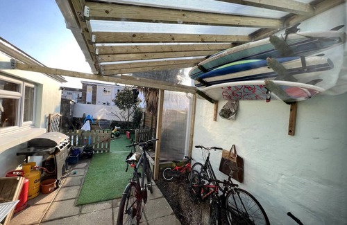 St. Helier House | 1 min from Beach, 3 Bedroom, Garden, Log burner