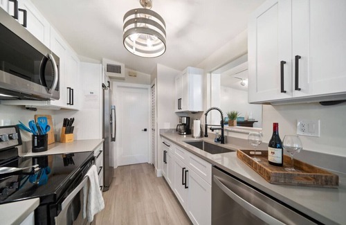 Indian Rocks Beach House | 1-min walk from beach! 4-bed house w/beach gear