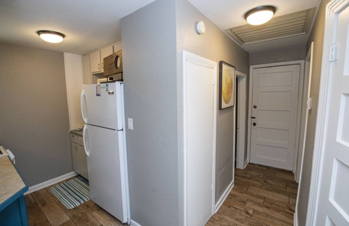 Fayetteville Cottage | 1 Minute Walk to Dickson