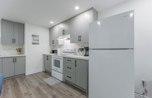 Caledon Apartment | 1 Modern and Cozy 2BR, 1 WR Basement apartment