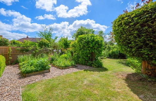 Edingthorpe House | 1 New Thatched Cottage