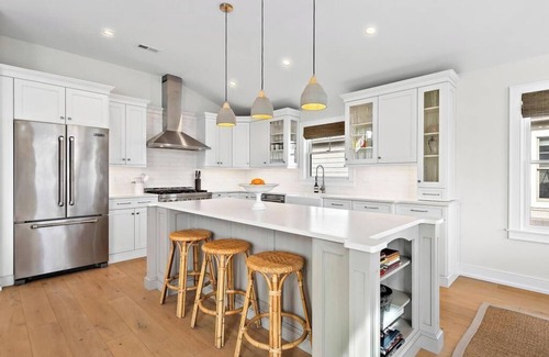 South Beach Haven House | 1 Off the Ocean, Heated Salt Water Pool, New Constructionnnn