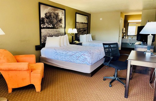 New Braunfels Hotel | 1 or 2-bed hotel in awesome New Braunfels with AC, WiFi