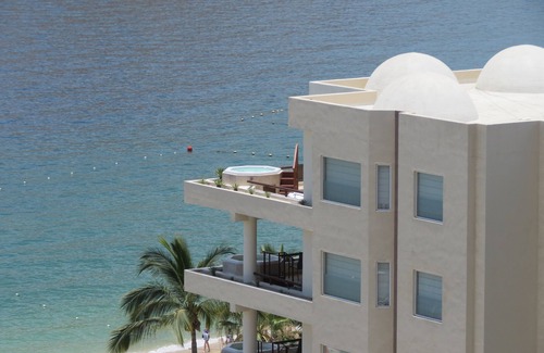 El Rosarito Apartment | 1 or 2 BR beachfront suites with Jacuzzi options on ONLY swimmable beach in Cabo