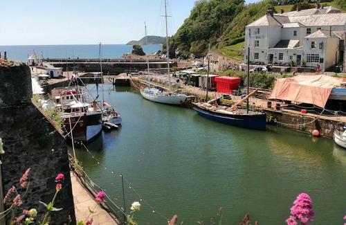 Boscundle Cottage | 1 PRIDMOUTH ROAD, family friendly, with a garden in St Austell