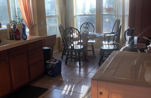 Vallejo Bed & Breakfast | 1 PRIVATE SUITE & THE LOFT en-suite bathroom, fridge, microwave, airfry, coffee!