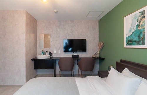 Kimobetsu Hotel | 1 queen bed with private shower toilet superior/Abuta-gun Hokkaidō
