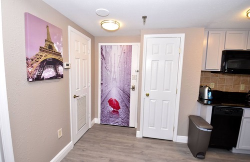 Southwest Orlando Condo | #1 Resort style living! Close to ALL attractions-UNIVERSAL,DISNEY, SEA WORLD!