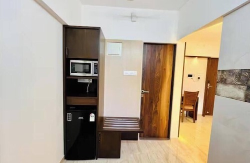 Kandivali East Apartment | 1 Room Kitchen at Malad West