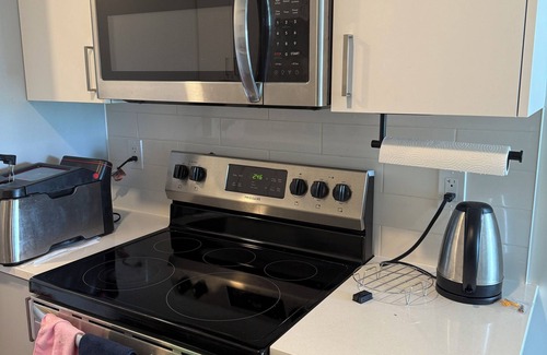 Ledbury - Heron Gate - Ridgemont - Elmwood Condo | 1 Room With Private Washroom in a shared 2Br 2 Bathroom cozy condo