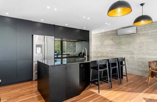 Queenstown Villa | 1 St. Marks