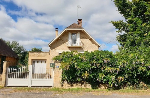 Veyrignac House | 1-star furnished house 800 m from the river, near Sarlat.