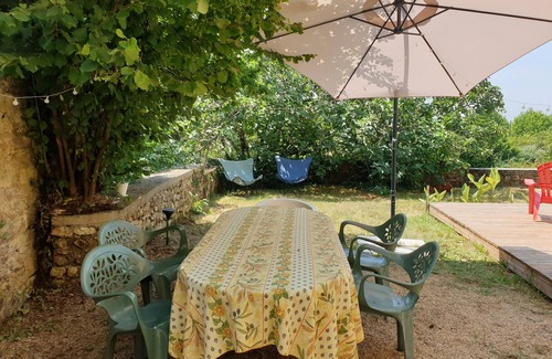Veyrignac House | 1-star furnished house 800 m from the river, near Sarlat.