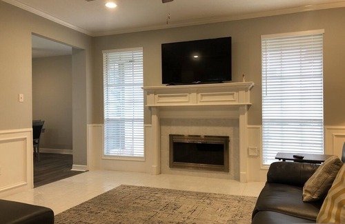 Barker House | 1-story 3 Bedroom in Peaceful Jersey Village Neighborhood