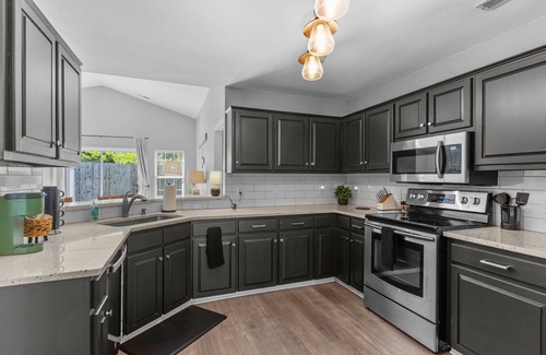 Kings Grant House | 1-Story Home - Minutes from Wrightsville Beach -Bring Your Dog!