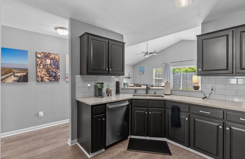Kings Grant House | 1-Story Home - Minutes from Wrightsville Beach -Bring Your Dog!