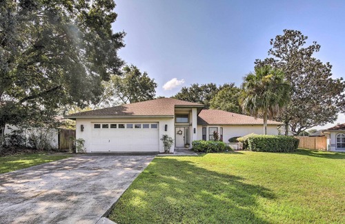 Lakeland Highlands House | 1-Story Home w/ Yard < 7 Mi to Downtown Lakeland