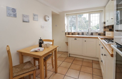 Llanbedr-y-cennin Cottage | 1 TAN YR YWEN, pet friendly, character holiday cottage in Tal-Y-Bont