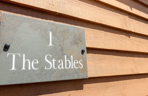 Ryde Cottage | 1 THE STABLES, with a garden in Ryde
