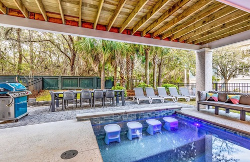 Folly Field House | #1 voted best house for big groups, pool, private putting green, EV Charger, Kid's bunk house