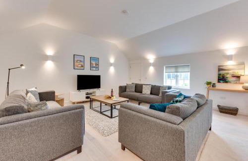 Saxmundham House | 1 Wadd Cottages