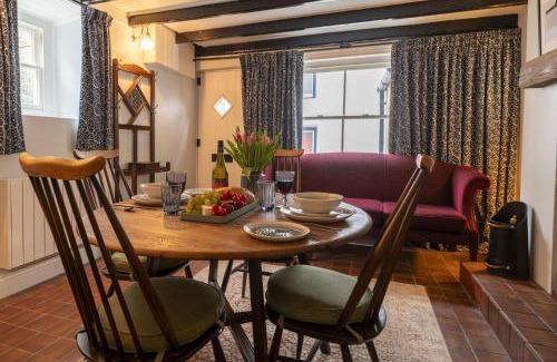 Staithes House | 1 Webster Steps