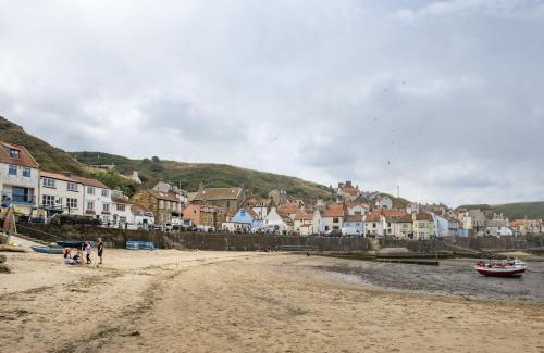Staithes House | 1 Webster Steps