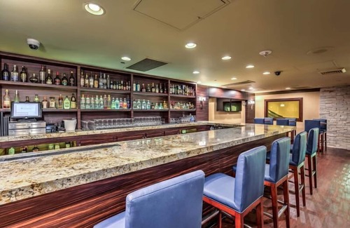 Laughlin Hotel | 1 x Sedona River View King Smoking Room at Edgewater Casino Resort