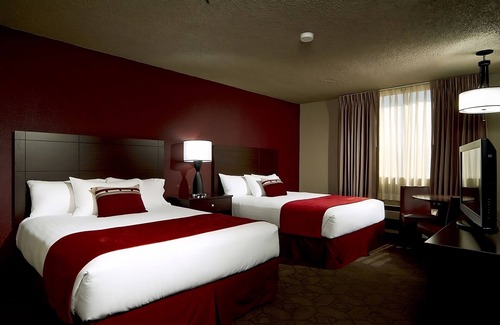 Laughlin Hotel | 1 x Sedona River View Queen Smoking Room at Edgewater Casino Resort