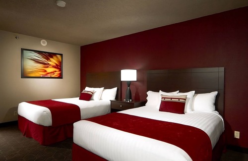 Laughlin Hotel | 1 x Sedona River View Queen Smoking Room at Edgewater Casino Resort