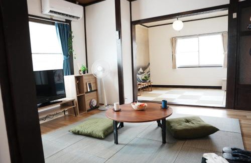 Shimobuchi House | 10人宿泊可 添い寝無料 1日1組限定で開放感のある90平米 吉野山天川村40分 奈良大阪1時間 駅から徒歩5分 家主居住型 大淀桜庵
