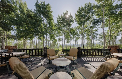 Avon House | 10,000 Sq. Ft. Cabin with Private Ski-In/Ski-Out Access, Hot Tub, and Sauna