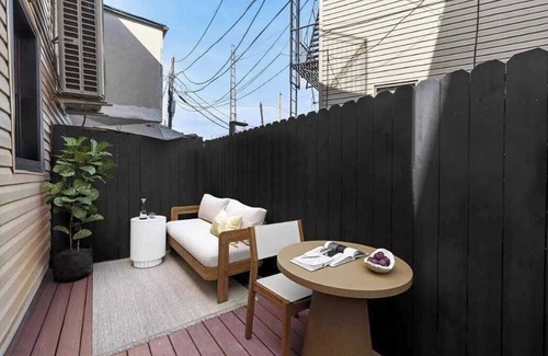 Greenpoint House | 10-1 Stylish Townhouse Oasis in Greenpoint