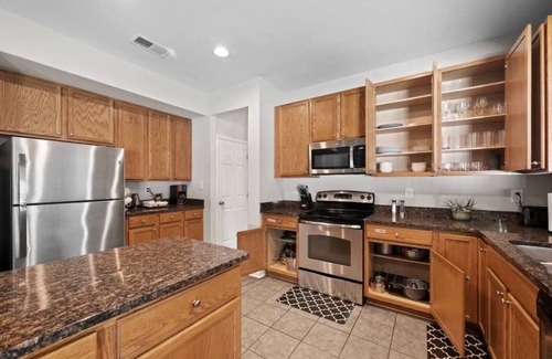 Central Newport News House | 10.9 Miles From Downtown Newport News