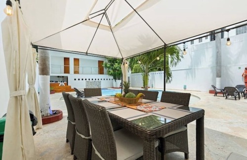 Castillogrande Villa | 10-bedroom beachfront mansion with pool and discotheque