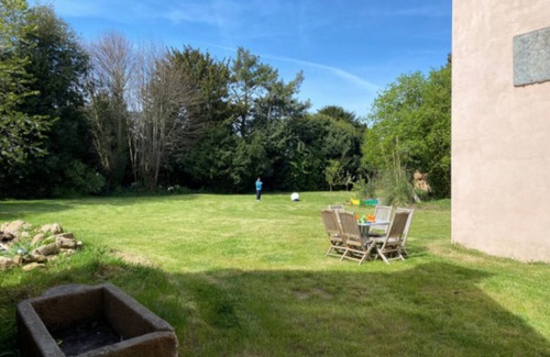 Saint-Malo Villa | 10 bedroom manor house, 2500m2 walled garden, 5min beach