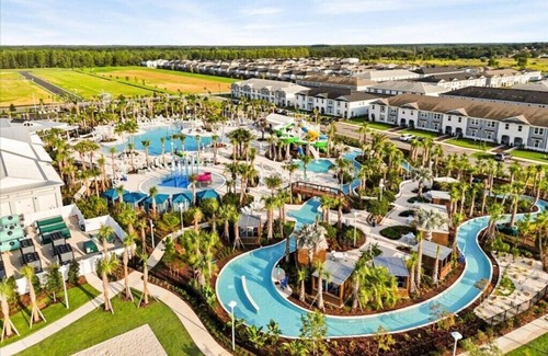 Clermont House | 10 Bedrooms/8 Bathrooms/Windsor Cay (16219 CC)