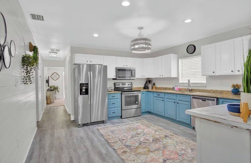 Tampa Heights House | 10 beds! Large home for groups & multiple families! PETS OK!