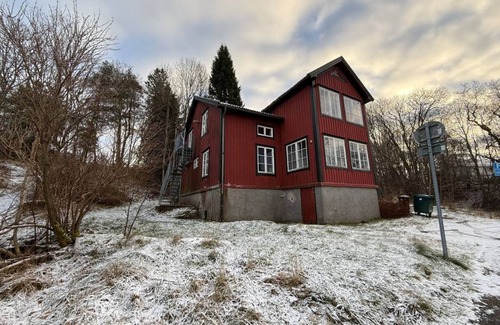Olofstorp Apartment | 10 BR 3 Bath - For Workers - Parking lot - All-inclusive