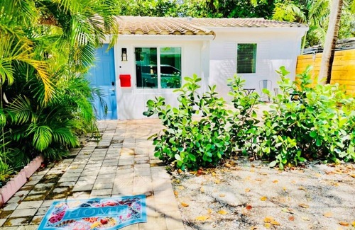 Croissant Park Cottage | 10% Gorgeous Cottage close to Downtown & Fort Lauderdale beach